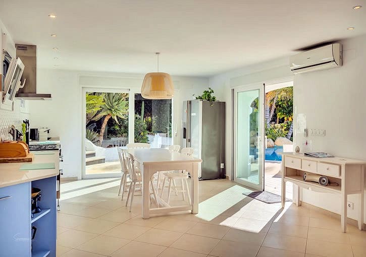 5 bedroom Villa for sale in Javea / Xabia with pool garage - € 1,695,000 (Ref: 10024571)