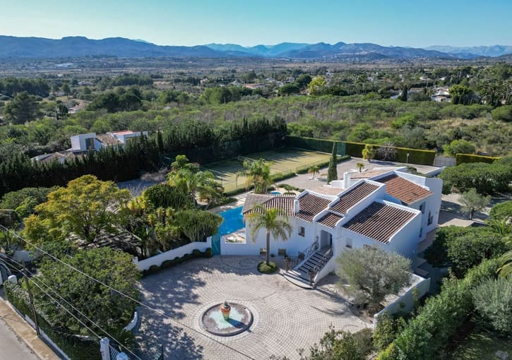 5 bedroom Villa for sale in Javea / Xabia with pool garage - € 1,695,000 (Ref: 10024571)
