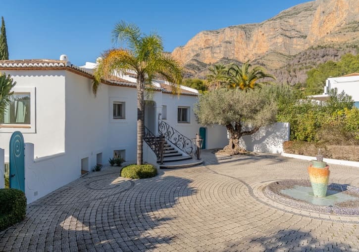 5 bedroom Villa for sale in Javea / Xabia with pool garage - € 1,695,000 (Ref: 10024571)
