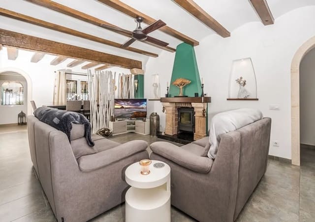 4 bedroom Villa for sale in Javea / Xàbia with pool garage - € 1,075,000 (Ref: 10035685)