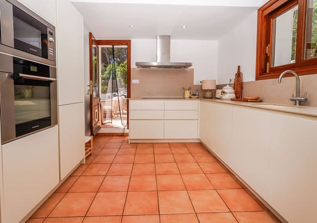 4 bedroom Villa for sale in Javea / Xàbia with pool garage - € 1,395,000 (Ref: 10037731)
