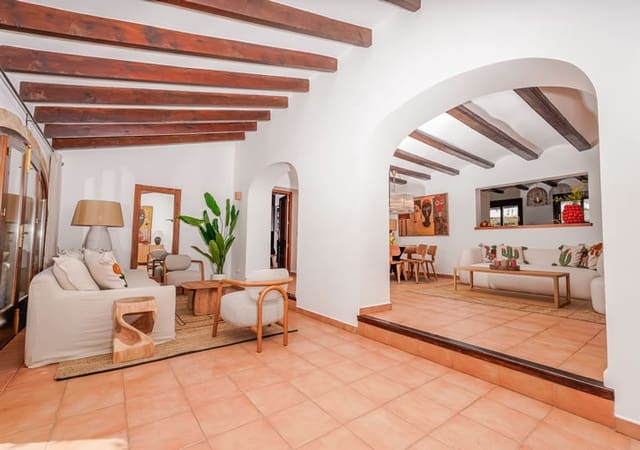 4 bedroom Villa for sale in Javea / Xàbia with pool garage - € 1,395,000 (Ref: 10037731)