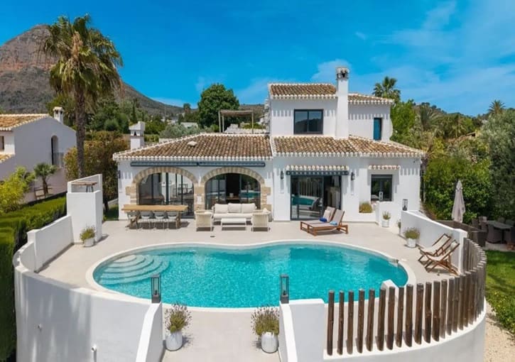 Chalet de 4 habitaciones en Javea / Xàbia en venta con piscina garaje - 1.399.000 € (Ref: 10052122)