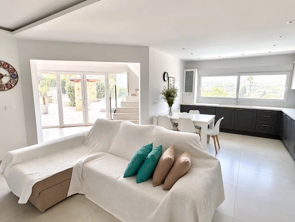 6 quarto Moradia para venda em Javea / Xabia com piscina garagem - 850 000 € (Ref: 10070184)