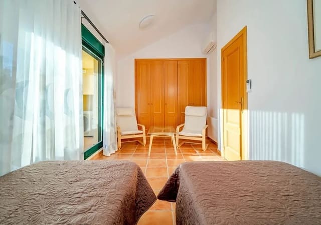 4 makuuhuone Omakotitalo myytävänä paikassa Javea / Xàbia mukana uima-altaan - 595 000 € (Ref: 10095623)