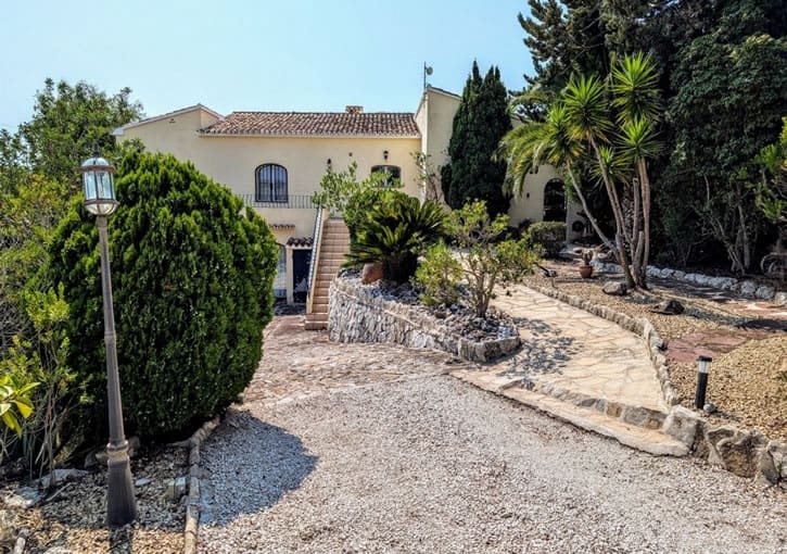 4 sovrum Villa till salu i Moraira med pool garage - 849 000 € (Ref: 10100752)