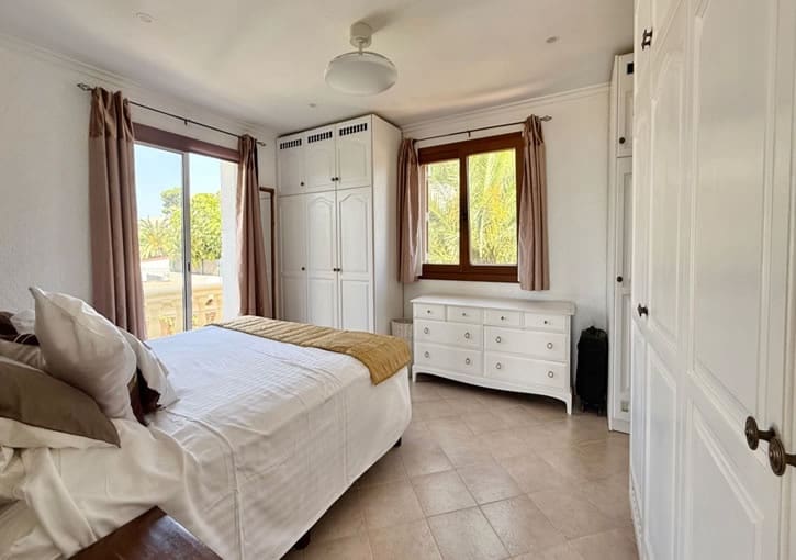 5 bedroom Villa for sale in Javea / Xabia with pool garage - € 1,325,000 (Ref: 10136641)