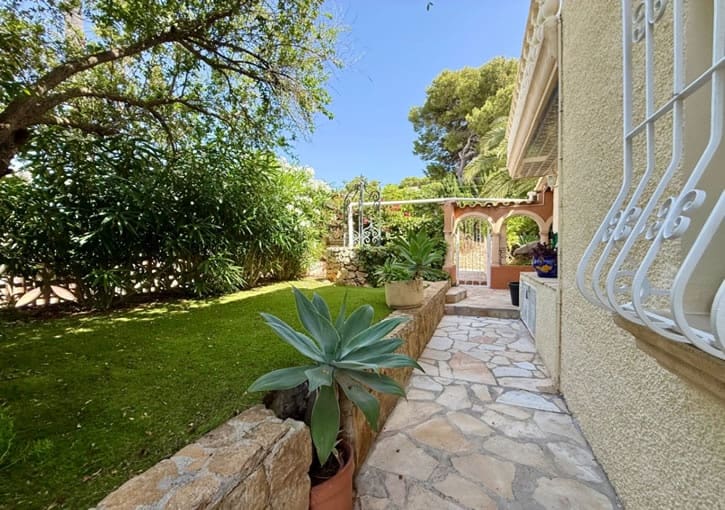 5 bedroom Villa for sale in Javea / Xabia with pool garage - € 1,325,000 (Ref: 10136641)