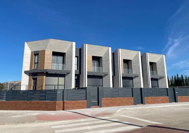 3 soveværelse Byhus til salg i Gata de Gorgos med garage - € 399.000 (Ref: 9156163)