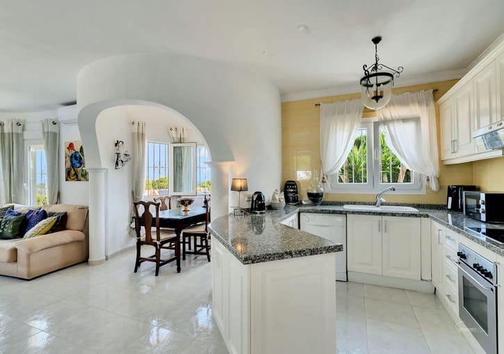 Chalet de 3 habitaciones en Javea / Xàbia en venta con piscina garaje - 850.000 € (Ref: 9216653)