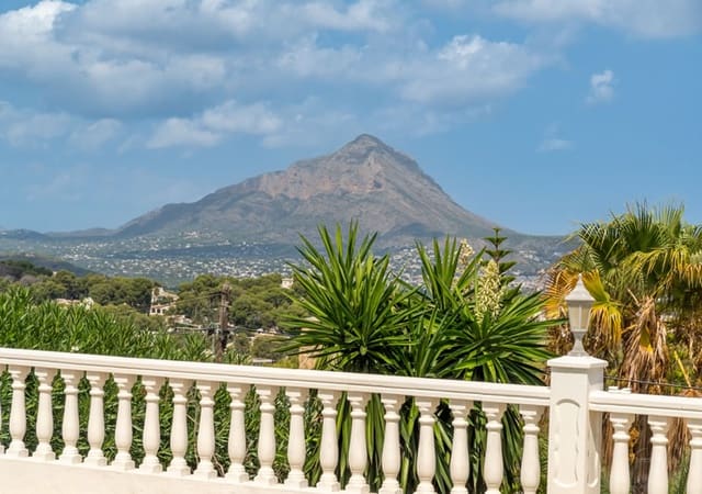 Chalet de 3 habitaciones en Javea / Xàbia en venta con piscina garaje - 850.000 € (Ref: 9247464)