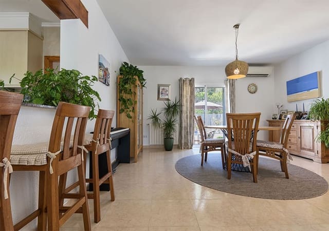 4 bedroom Villa for sale in Javea / Xàbia with pool garage - € 795,000 (Ref: 9303838)