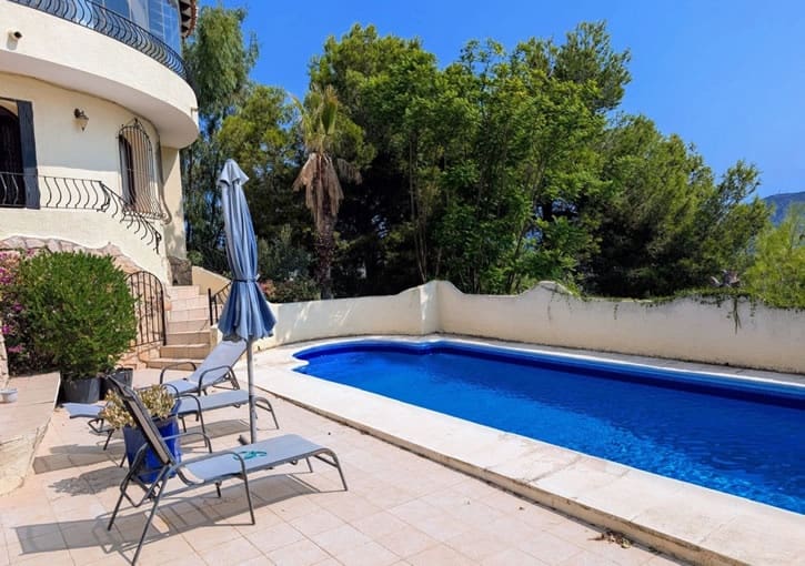 Chalet de 4 habitaciones en Moraira en venta con piscina garaje - 950.000 € (Ref: 9308733)