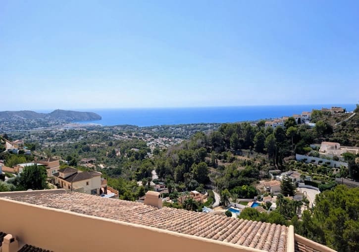 4 soveværelse Semi-Rækkehus til salg i Moraira med swimmingpool garage - € 445.000 (Ref: 9308743)