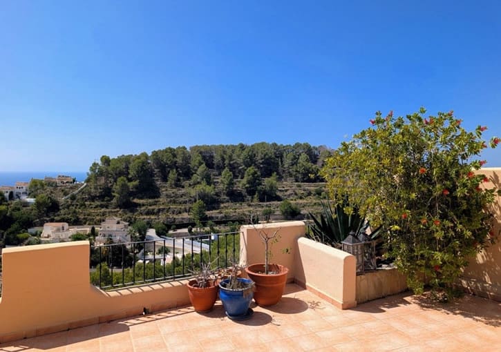4 soveværelse Semi-Rækkehus til salg i Moraira med swimmingpool garage - € 445.000 (Ref: 9308743)