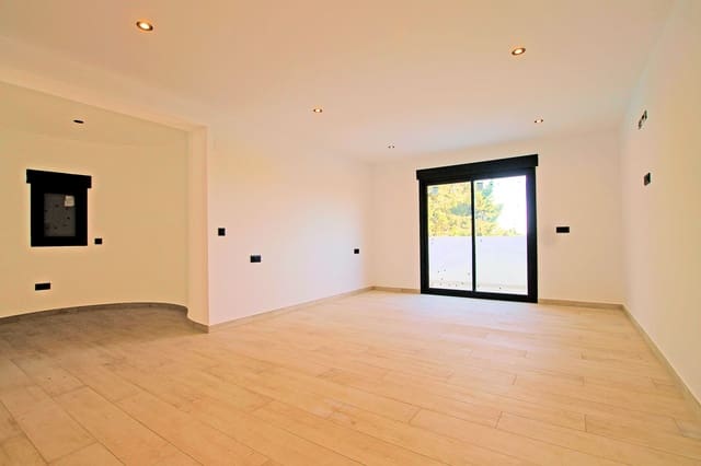 Chalet de 4 habitaciones en Javea / Xàbia en venta con piscina garaje - 1.075.000 € (Ref: 9376814)