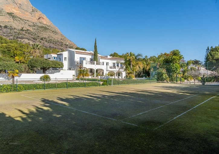 5 bedroom Villa for sale in Javea / Xabia with pool garage - € 1,695,000 (Ref: 9408107)