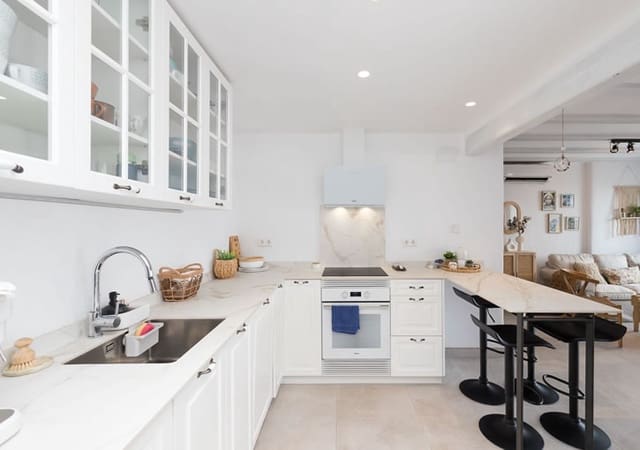 3 makuuhuone Omakotitalo myytävänä paikassa Javea / Xàbia mukana uima-altaan 
autotalli - 545 000 € (Ref: 9452452)