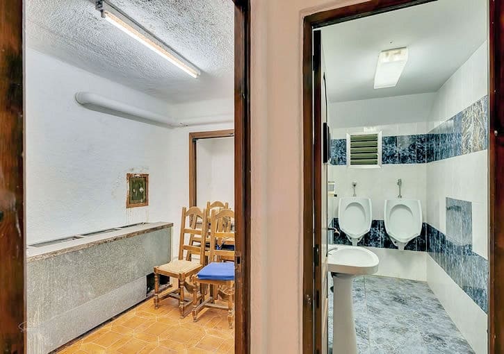 5 bedroom Commercial for sale in Moraira with garage - € 1,600,000 (Ref: 9499056)