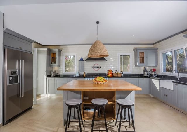 4 bedroom Villa for sale in Javea / Xàbia with pool garage - € 1,250,000 (Ref: 9516647)