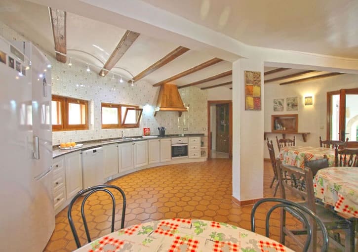 15 bedroom Commercial for sale in Javea / Xabia with pool garage - € 1,590,000 (Ref: 9519269)