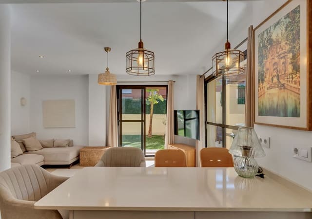 4 soveværelse Byhus til salg i Javea / Xàbia med swimmingpool garage - € 575.000 (Ref: 9598316)