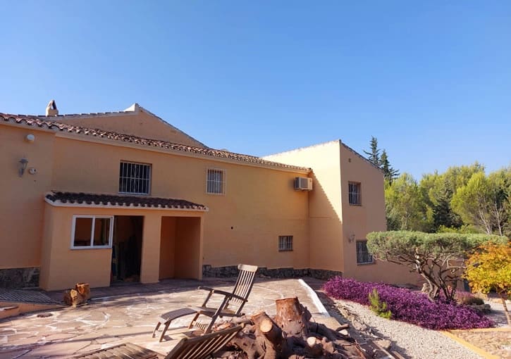 Chalet de 4 habitaciones en Javea / Xàbia en venta con piscina garaje - 750.000 € (Ref: 9598320)