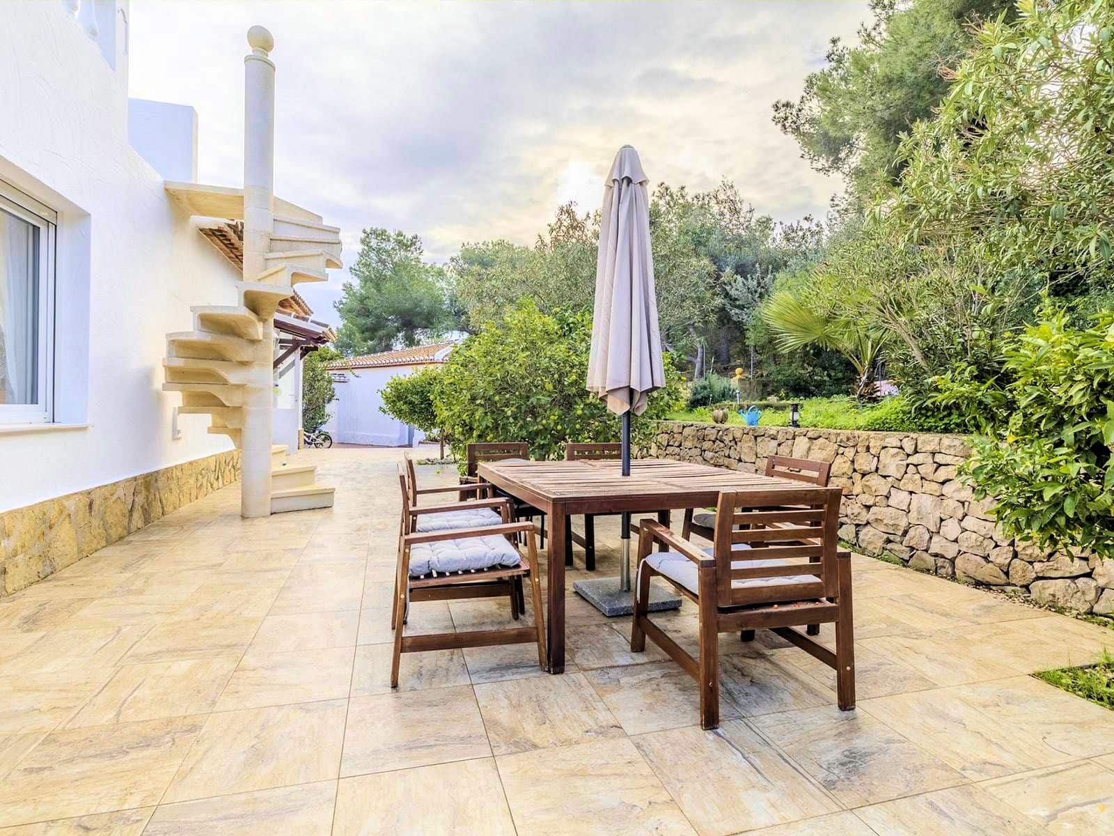 5 soveværelse Villa til salg i Javea / Xabia med swimmingpool garage - € 995.900 (Ref: 9599985)