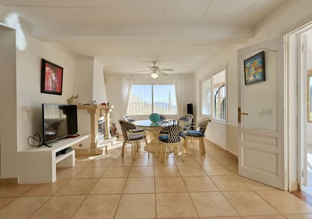 Chalet de 4 habitaciones en Javea / Xàbia en venta con piscina garaje - 750.000 € (Ref: 9622657)