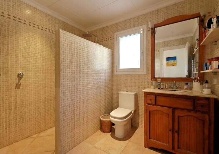 Chalet de 4 habitaciones en Javea / Xàbia en venta con piscina garaje - 750.000 € (Ref: 9622657)