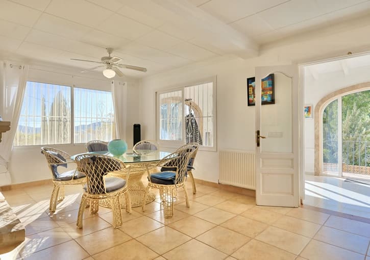 Chalet de 4 habitaciones en Javea / Xàbia en venta con piscina garaje - 750.000 € (Ref: 9622657)