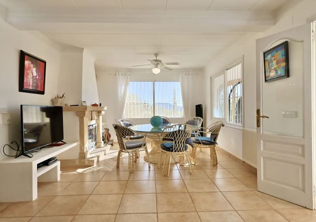 Chalet de 4 habitaciones en Javea / Xàbia en venta con piscina garaje - 750.000 € (Ref: 9622657)