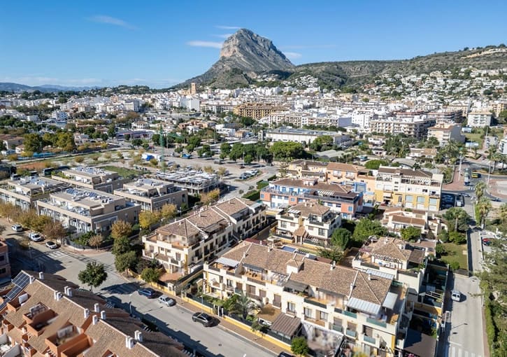 4 Zimmer Haus zu verkaufen in Javea / Xabia mit Pool Garage - 575.000 € (Ref: 9626739)