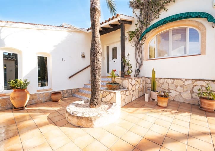 Chalet de 4 habitaciones en Javea / Xàbia en venta con piscina garaje - 1.095.000 € (Ref: 9626740)