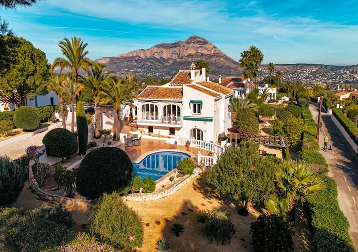 Chalet de 4 habitaciones en Javea / Xàbia en venta con piscina garaje - 1.095.000 € (Ref: 9635056)