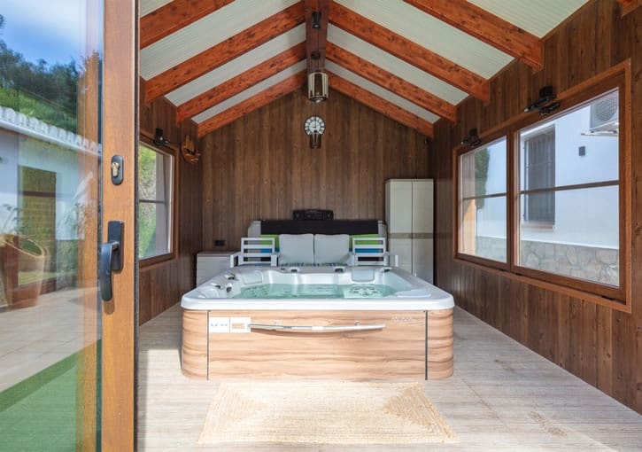 6 bedroom Villa for sale in Javea / Xabia with garage - € 1,995,000 (Ref: 9641086)