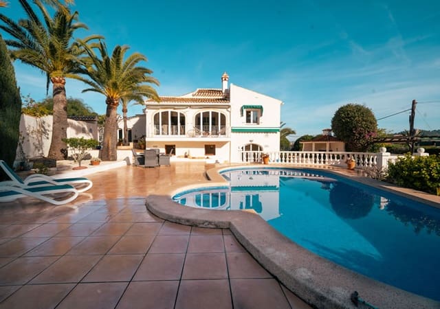 Chalet de 4 habitaciones en Javea / Xàbia en venta con piscina garaje - 1.095.000 € (Ref: 9641090)