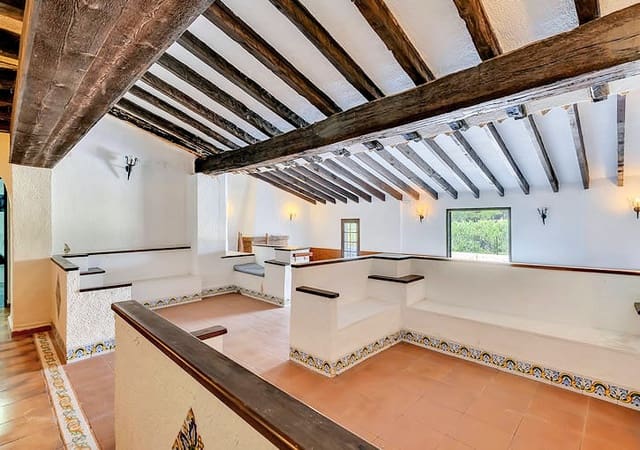 5 quarto Comercial para venda em Moraira, Teulada-Moraira com garagem - 1 600 000 € (Ref: 9661995)