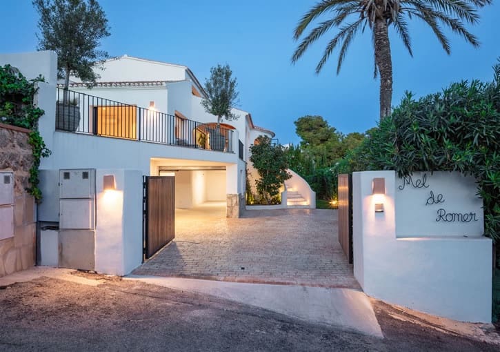 5 bedroom Villa for sale in Javea / Xabia with pool garage - € 1,999,950 (Ref: 9669303)