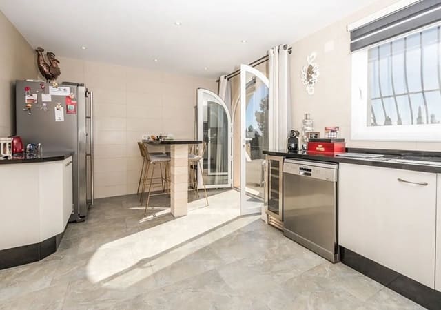 4 soverom Villa til salgs i Javea / Xàbia med svømmebasseng garasje - € 1 150 000 (Ref: 9669304)