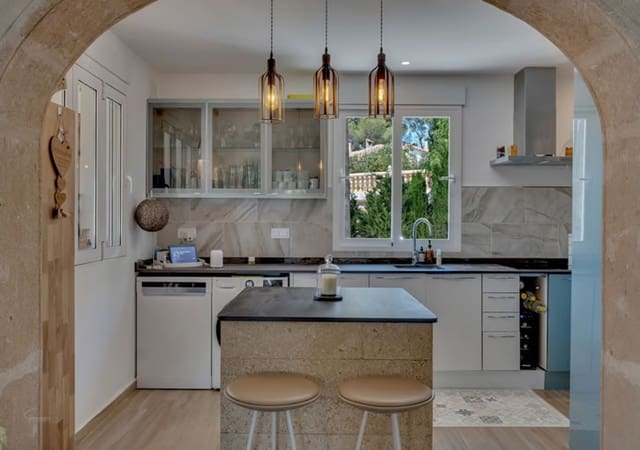 5 sypialnia Willa na sprzedaż w Javea / Xàbia z basenem garażem - 875 000 € (Ref: 9733704)