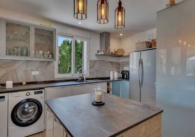 5 sypialnia Willa na sprzedaż w Javea / Xàbia z basenem garażem - 875 000 € (Ref: 9733704)