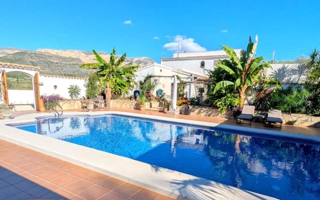 Chalet de 3 habitaciones en Jesús Pobre, Dénia en venta con piscina garaje - 749.000 € (Ref: 9740109)