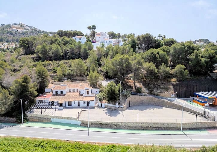 5 bedroom Commercial for sale in Moraira with garage - € 1,600,000 (Ref: 9745467)