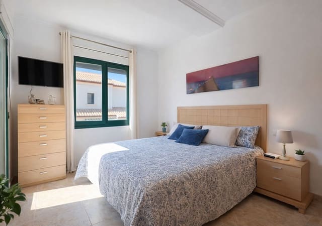 4 soveværelse Byhus til salg i Javea / Xàbia med swimmingpool garage - € 749.000 (Ref: 9745471)