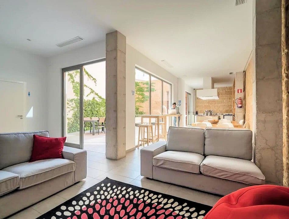 8 bedroom Commercial for sale in Javea / Xabia - € 1,290,000 (Ref: 9763254)