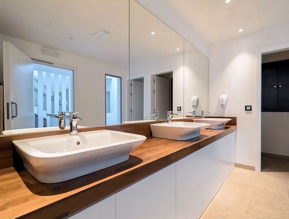 8 bedroom Commercial for sale in Javea / Xabia - € 1,290,000 (Ref: 9763254)