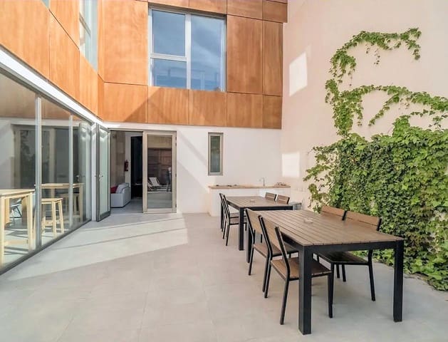 8 bedroom Commercial for sale in Javea / Xàbia - € 1,290,000 (Ref: 9763254)