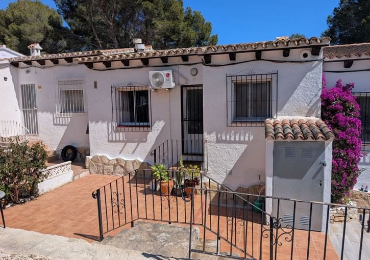 2 soveværelse Bungalow til salg i Moraira med swimmingpool garage - € 289.000 (Ref: 9779124)
