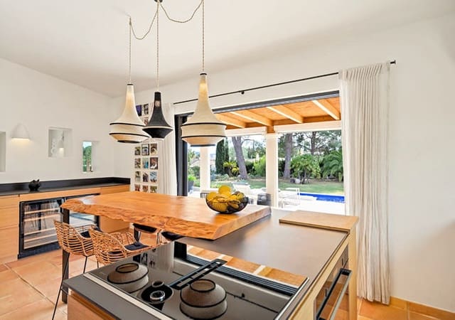 5 sypialnia Willa na sprzedaż w Javea / Xàbia z basenem garażem - 2 190 000 € (Ref: 9783396)